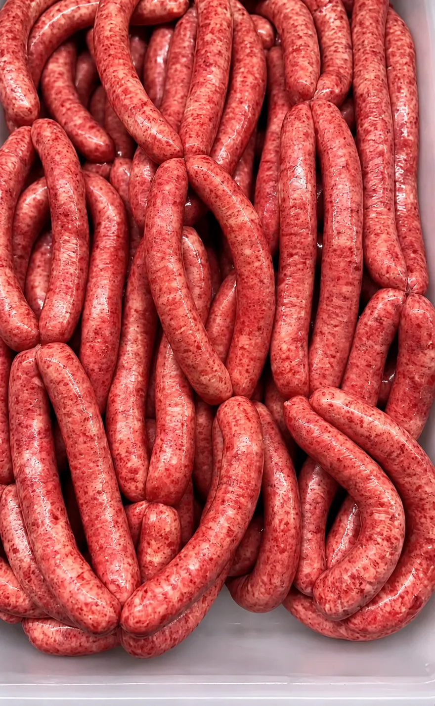 Bandeja de salchichas frescas